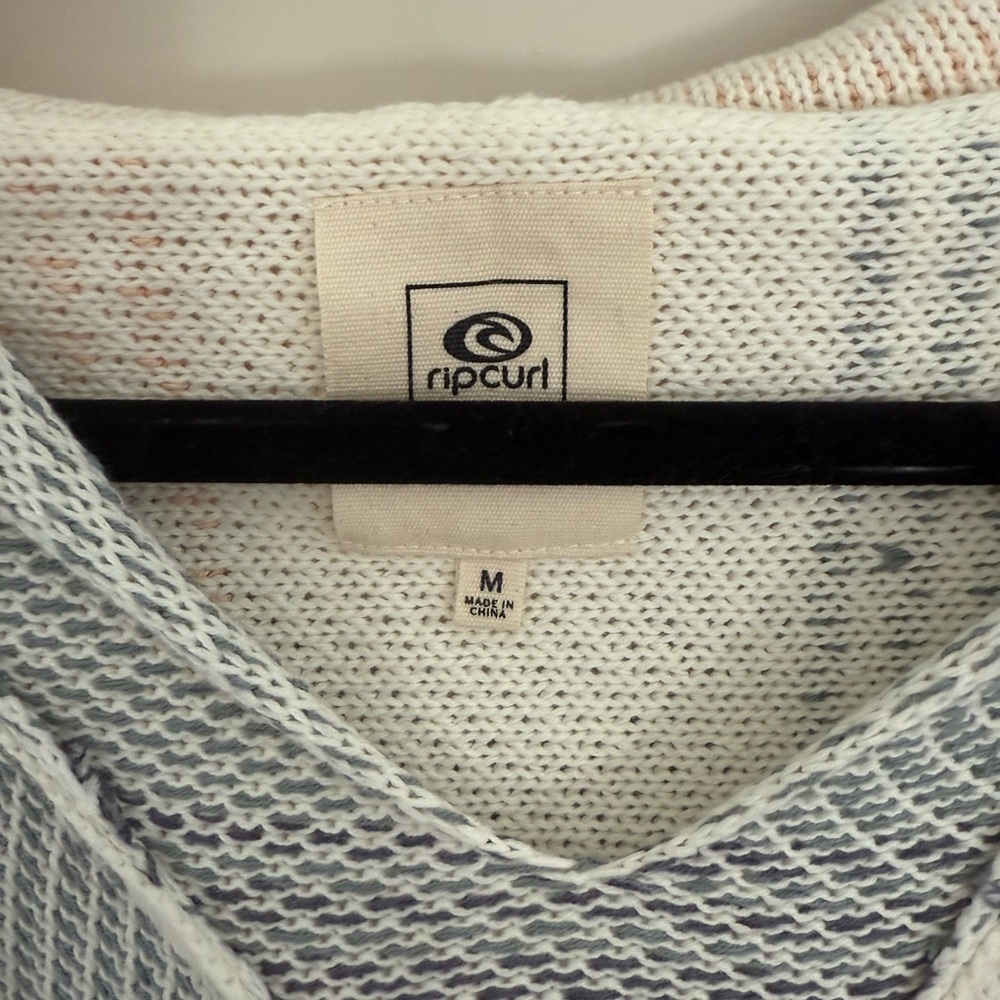BRAND NEW RIP CURL HOODIE. Size Medium - Picture 3 of 4